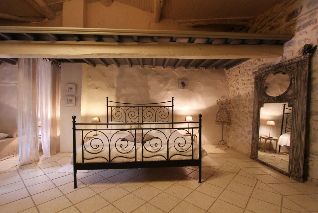 吉恩爸爸住宿加早餐旅馆 Roche-Saint-Secret 外观 照片